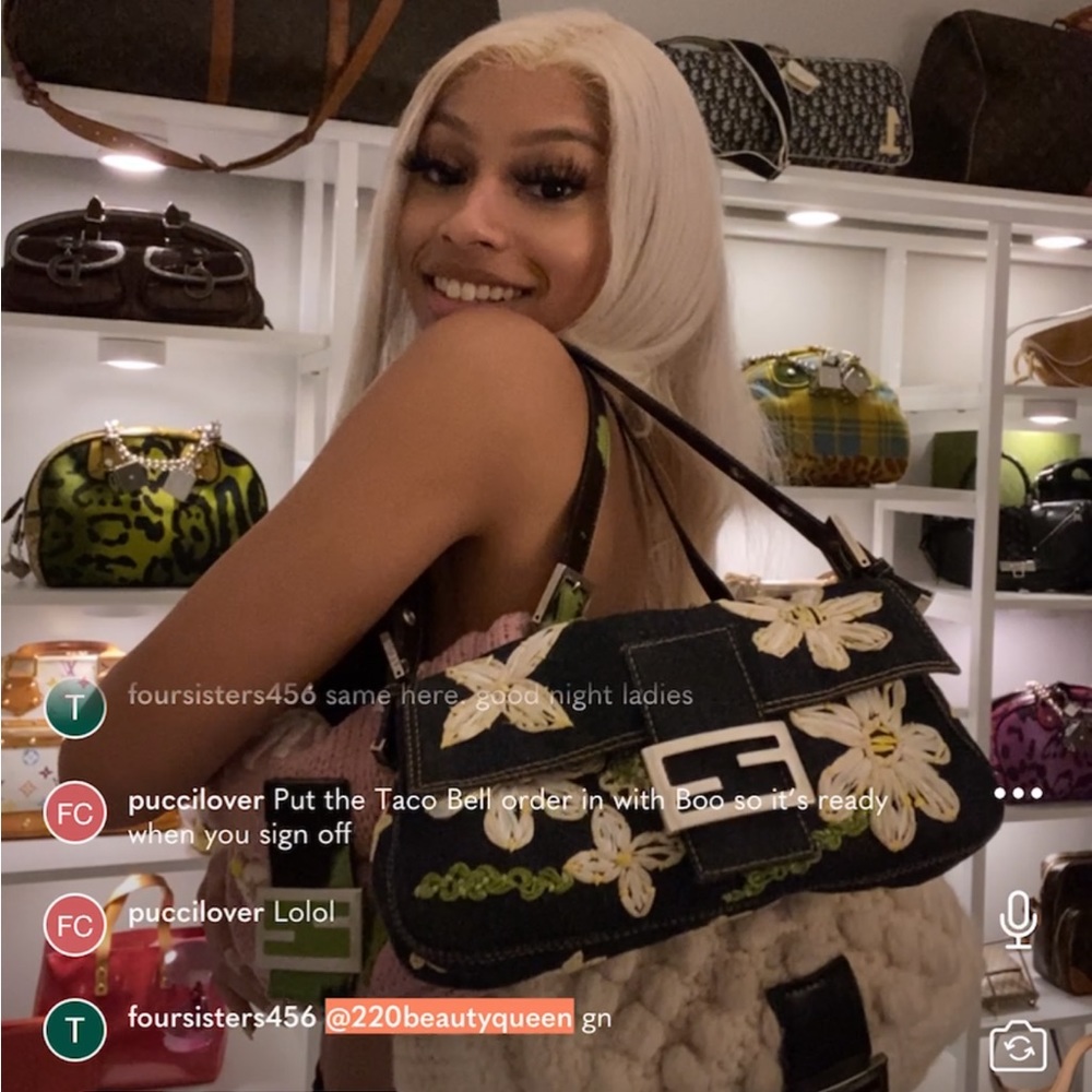 🎀 LUXURY EXCLUSIVE LIVE 🎀 LIKE THIS LISTING TO BE NOTIFIED OF MY SHOWS 📣 - Picture 8 of 13